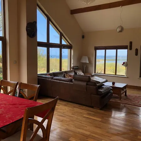 Holiday home House With Sea Views Close To With Wifi And Large Kitchen And Dining *