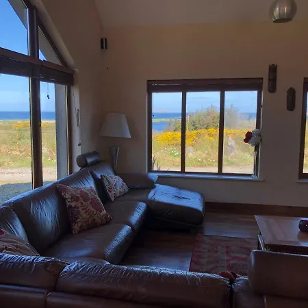 House With Sea Views Close To With Wifi And Large Kitchen And Dining Holiday home *