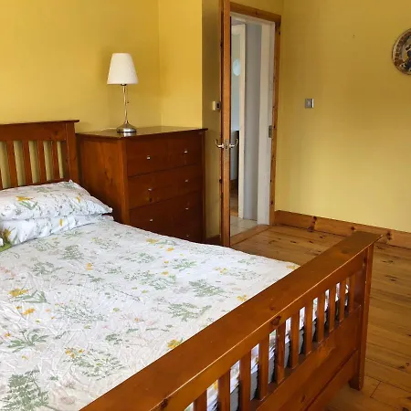 House With Sea Views Close To With Wifi And Large Kitchen And Dining Holiday home *