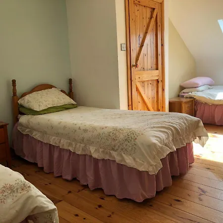 Holiday home House With Sea Views Close To With Wifi And Large Kitchen And Dining