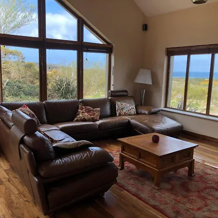 House With Sea Views Close To With Wifi And Large Kitchen And Dining Holiday home *