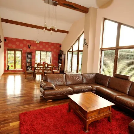 House With Sea Views Close To With Wifi And Large Kitchen And Dining Holiday home *