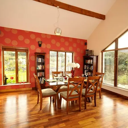 House With Sea Views Close To With Wifi And Large Kitchen And Dining Holiday home Ardnagreevagh