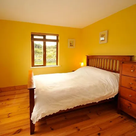 Holiday home House With Sea Views Close To With Wifi And Large Kitchen And Dining