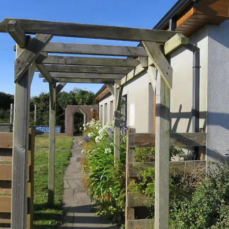 House With Sea Views Close To With Wifi And Large Kitchen And Dining Holiday home Ardnagreevagh